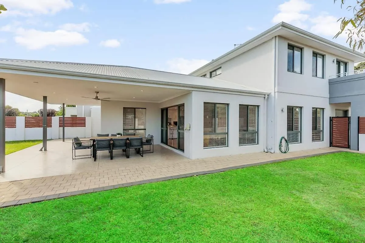 The Heights At Karrinyup Villa Perth Holiday home